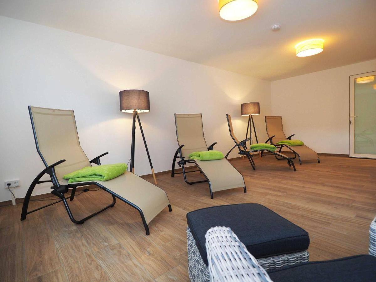 Appartement "Froschkoenig" - Oase Am Haff Garz  Esterno foto
